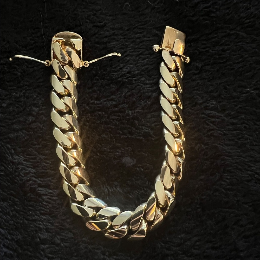 🔥SOLD🔥New Miami Cuban Bracelet